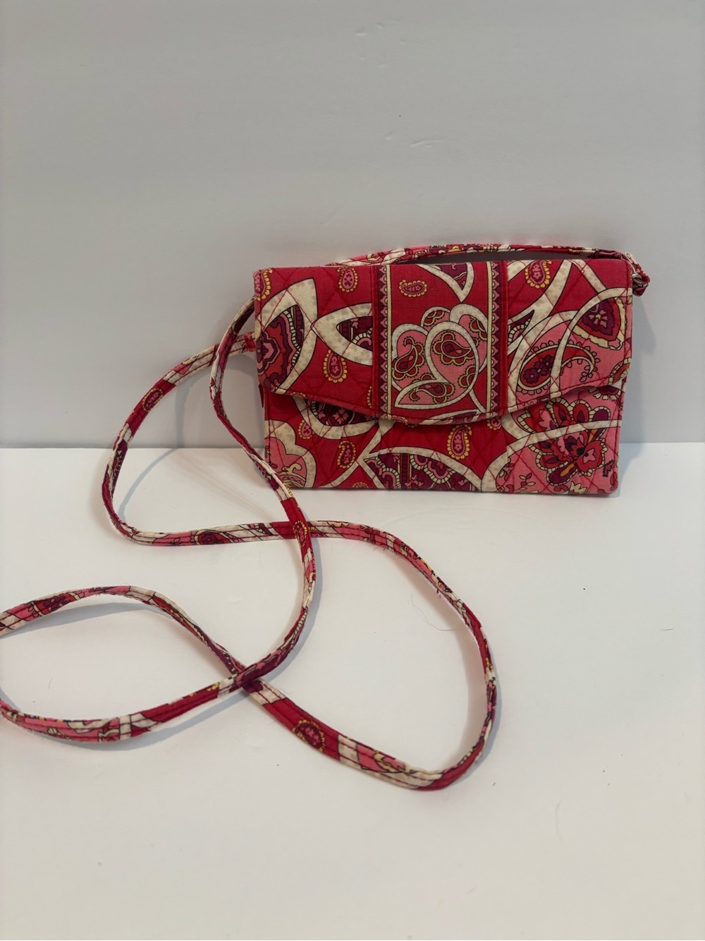 Vera Bradley Trifold Crossbody Strap Wallet Retired Rosy Posies Pattern